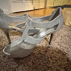 high-heeled T-strap sandals